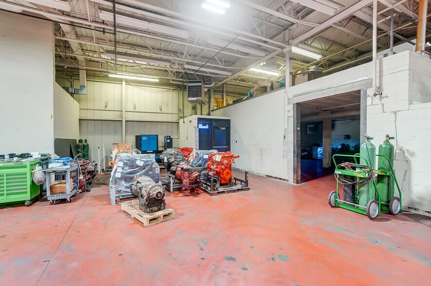 More Photos Of 2025 E 4th St, Lima Light Manufacturing For Lease