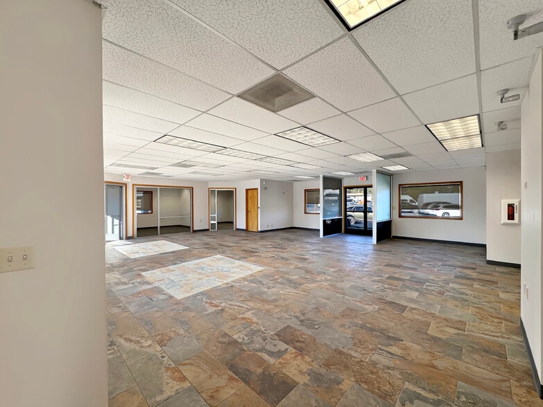 More Photos Of 671 NE Greenwood Ave, Bend Office For Lease