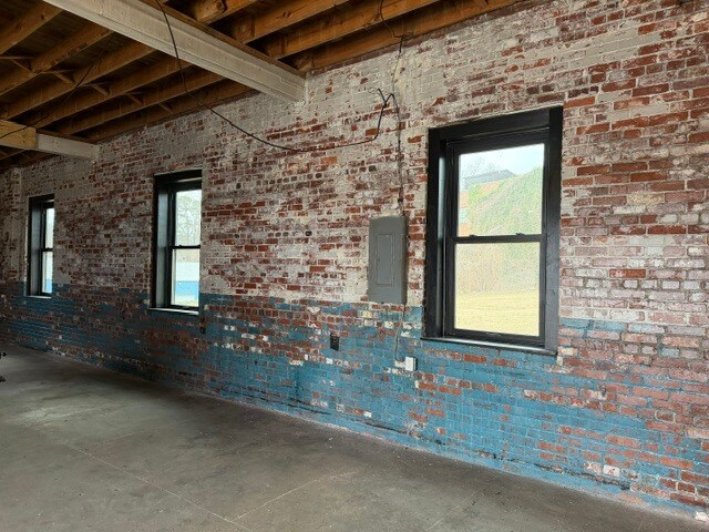More Photos Of 141 Depot St, Roxboro Office For Lease