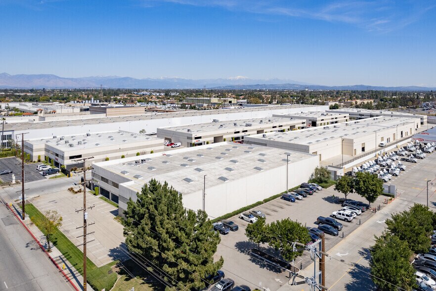 More Photos Of 14512-14518 Garfield Ave, Paramount Unknown For Lease