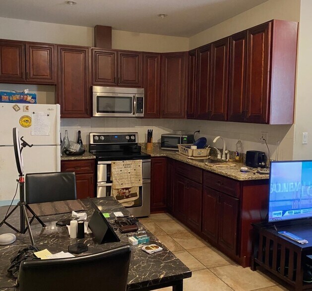 More Photos Of 109-07 Farmers Blvd, Saint Albans Storefront Retail Residential For Sale