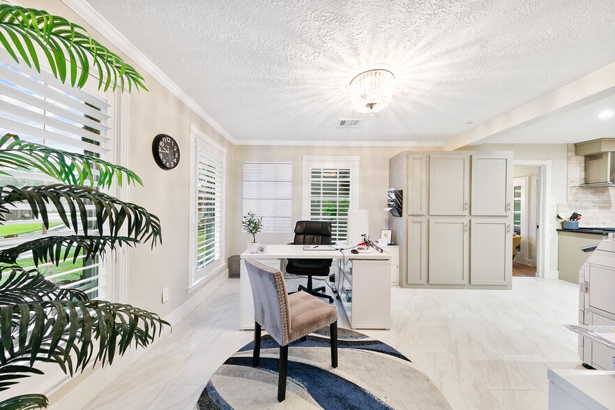 More Photos Of 10419 W Hidden Lake Ln, Richmond Religious Facility For Sale