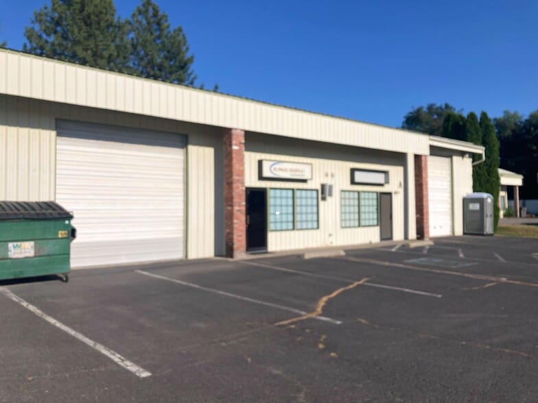 More Photos Of 7826 N Market St, Spokane Warehouse For Lease