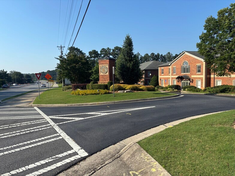 More Photos Of 4080 McGinnis Ferry Rd, Alpharetta Office For Sale