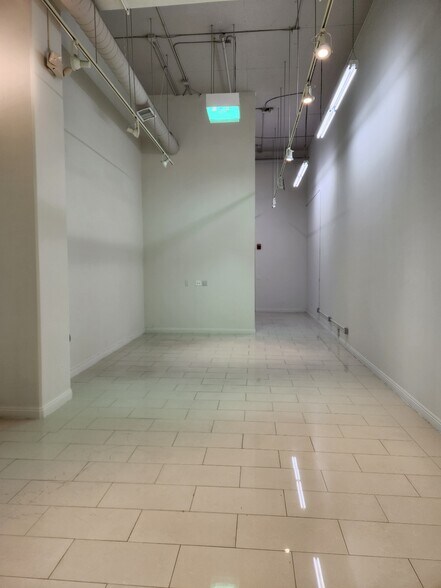 More Photos Of 1458 S San Pedro St, Los Angeles Freestanding For Lease