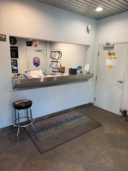 More Photos Of 1460 Pleasant St, Bridgewater Auto Dealership For Sale