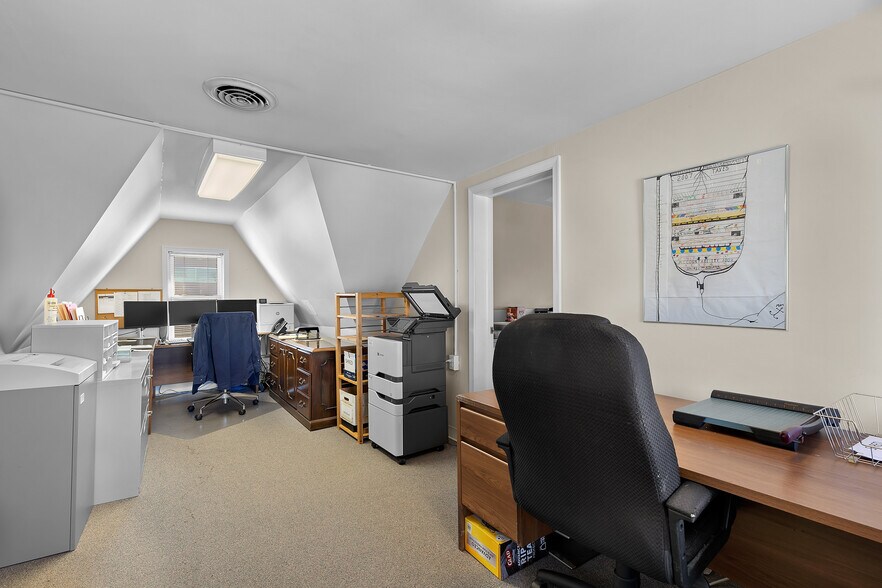 More Photos Of 300 Allegheny Ave, Towson Office For Sale