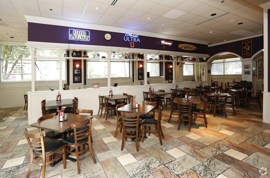 More Photos Of 1 W Fourth St, Winston-Salem Office For Lease