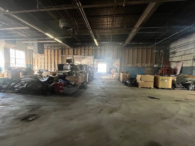 More Photos Of 10401 E US Highway 24, Independence Flex For Sale