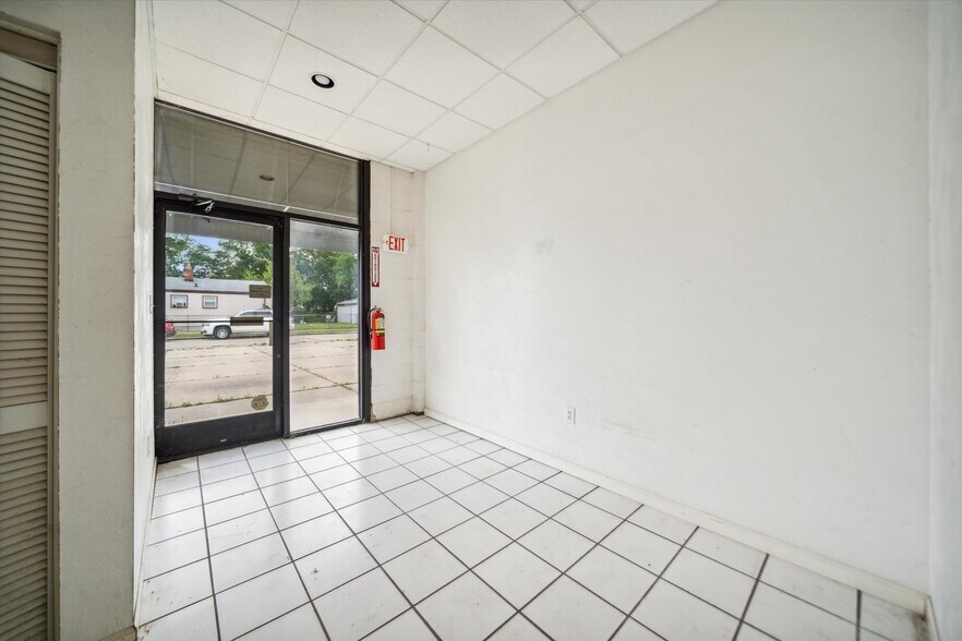 More Photos Of 16811 Stephens, Eastpointe Industrial For Sale