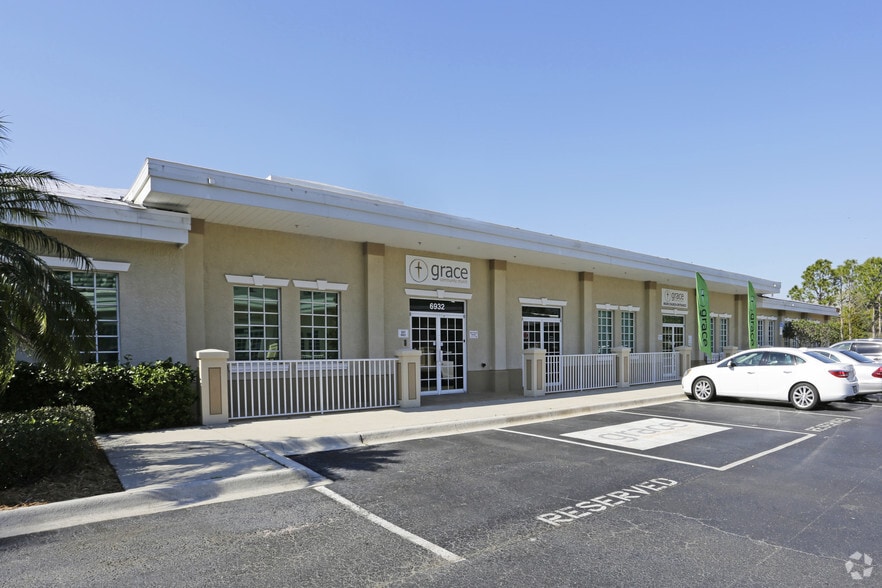 More Photos Of 6920-6958 Professional Pky E, Sarasota Office For Lease