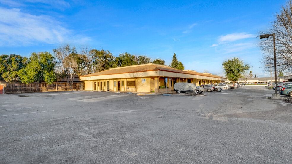 More Photos Of 5665 N Pershing Ave, Stockton Medical For Lease