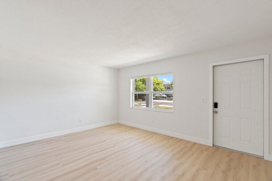 More Photos Of 1150 Carlton Ct, Fort Pierce Apartments For Sale