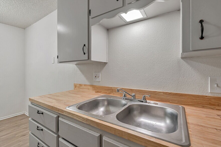 More Photos Of 360 N Calaveras St, Fresno Apartments For Sale