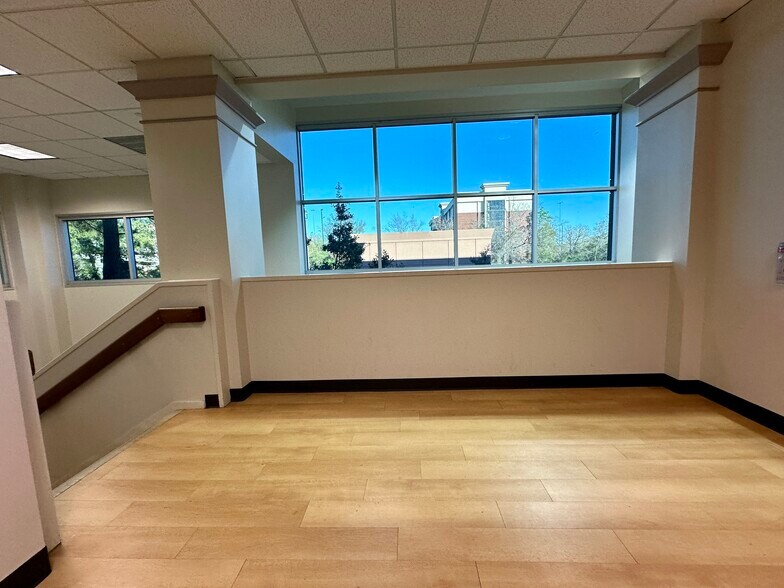 More Photos Of 1011 Medical Plaza, The Woodlands Medical For Lease