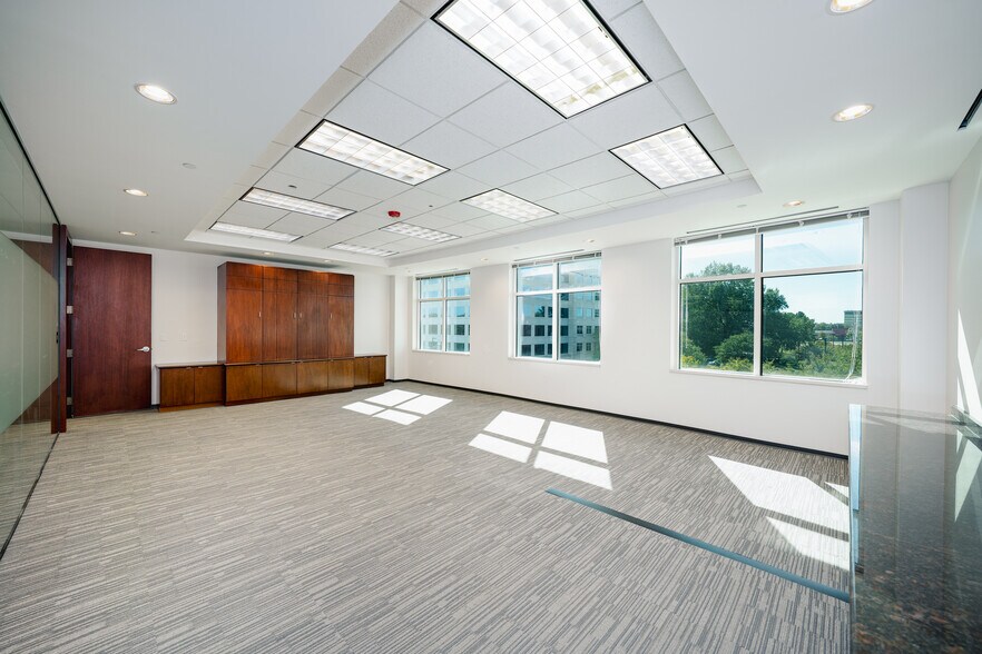More Photos Of 1000 Ridgeway Loop, Memphis Office For Lease