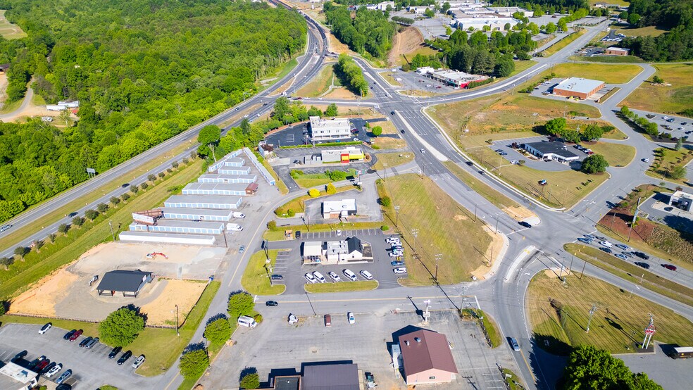 More Photos Of 1303 Curtis Bridge Rd, Wilkesboro Fast Food For Sale