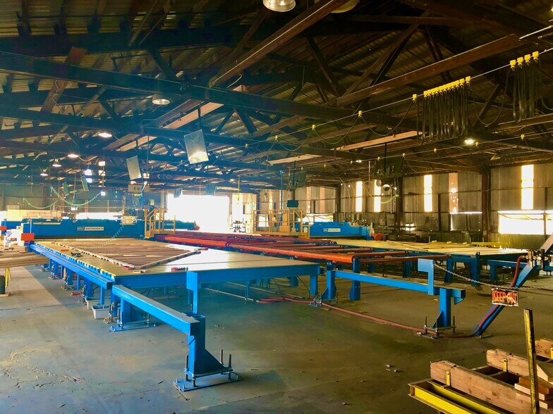 More Photos Of 5033 Feather River Blvd, Olivehurst Manufacturing For Lease