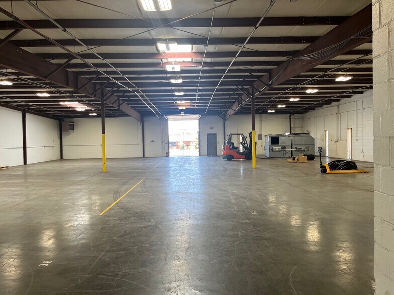 More Photos Of 3021 S High Ave, Oklahoma City Warehouse For Sale