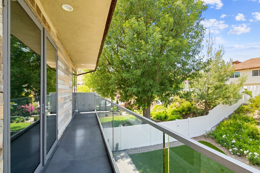 More Photos Of 7501 Linley Ln, Canoga Park Specialty For Sale