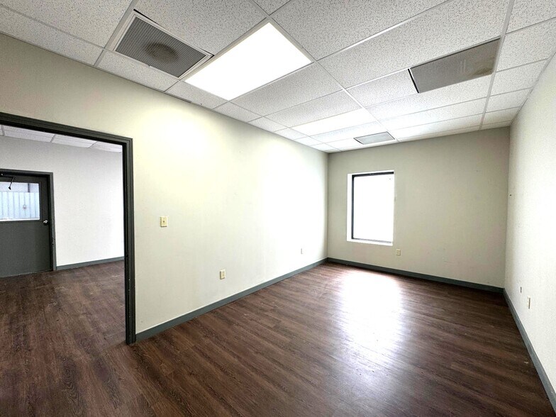 More Photos Of 7300 Craft Goodman Rd, Olive Branch Service For Lease