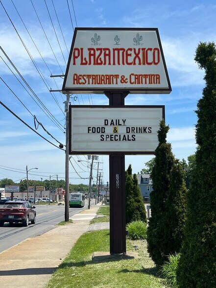 More Photos Of 3031 Mahoning Ave, Youngstown Restaurant For Sale
