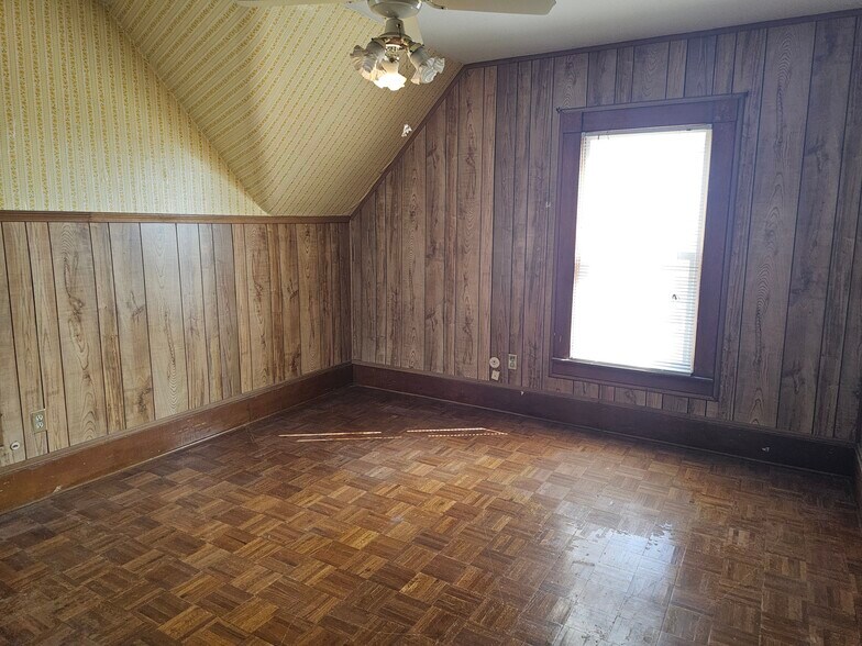 More Photos Of 6836 Palm Ave, Highland Office For Sale