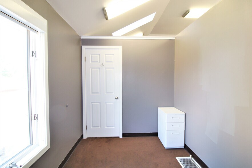 More Photos Of 538 Street Rd, Southampton Office For Lease
