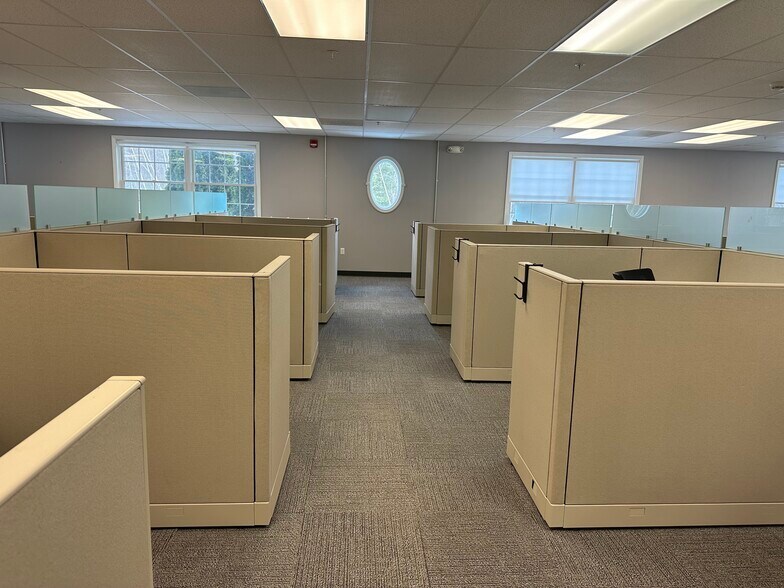 More Photos Of 375 Bay Rd, Queensbury Medical For Lease