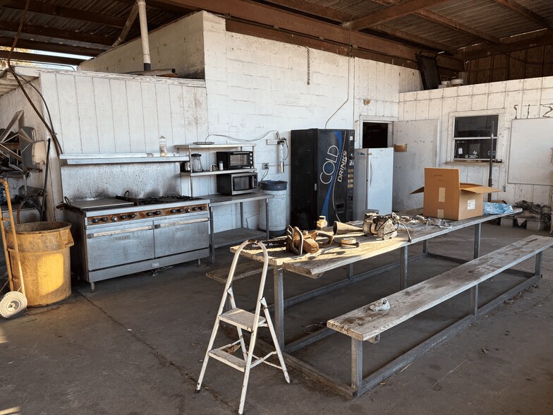 More Photos Of 211 N 9th St, Immokalee Contractor Storage Yard For Sale