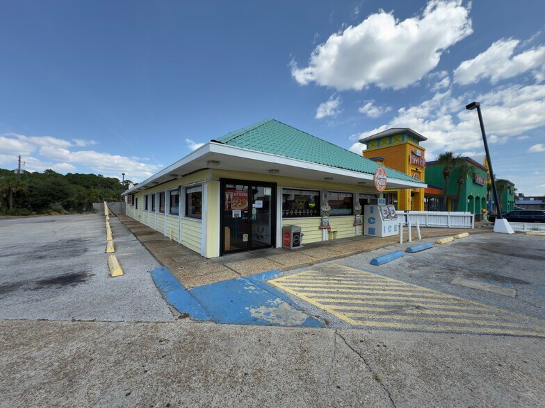 More Photos Of 12720 Front Beach Rd, Panama City Beach General Retail For Lease