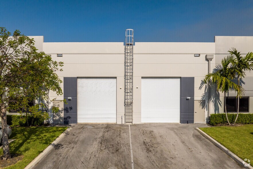More Photos Of 3420 NW 27th Ave, Pompano Beach Unknown For Lease