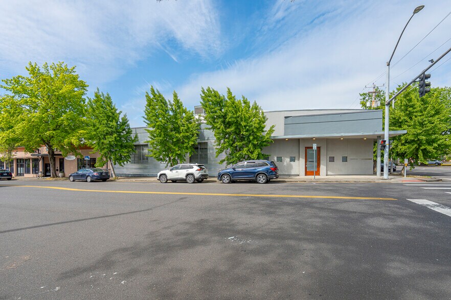 More Photos Of 1714 Broadway St, Vancouver Auto Repair For Sale