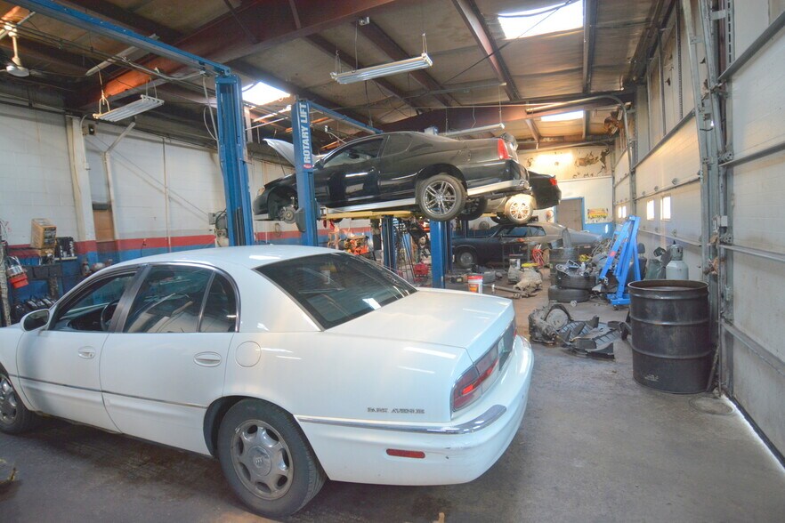 More Photos Of 2212 Wilmington Pike, Dayton Auto Repair For Sale