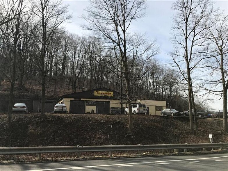 More Photos Of 445 Rochester Rd, Pittsburgh Auto Repair For Sale