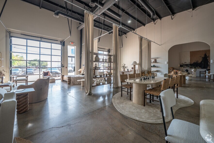 More Photos Of 3330 Audley St, Houston Storefront Retail Office For Sale