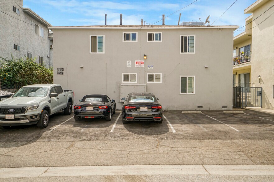 More Photos Of 1246 S Saltair Ave, Los Angeles Apartments For Sale