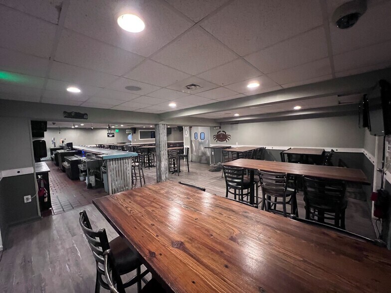 More Photos Of 203 Nanticoke Rd, Essex Restaurant For Sale