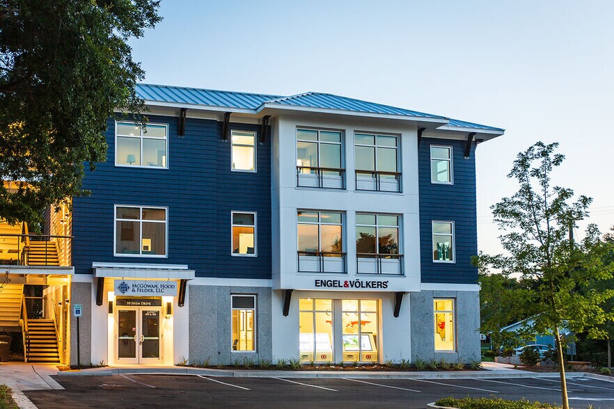 More Photos Of 10 Shem Dr, Mount Pleasant Office For Lease