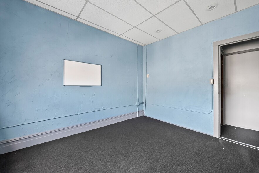 More Photos Of 507 32nd St, Union City Storefront Retail Office For Sale