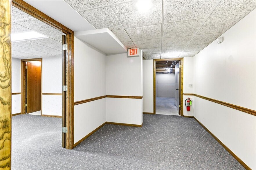 More Photos Of 1910 7th St S, Wisconsin Rapids Office For Sale