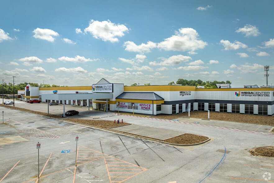 More Photos Of 7075 FM 1960 Rd W, Houston Warehouse For Lease