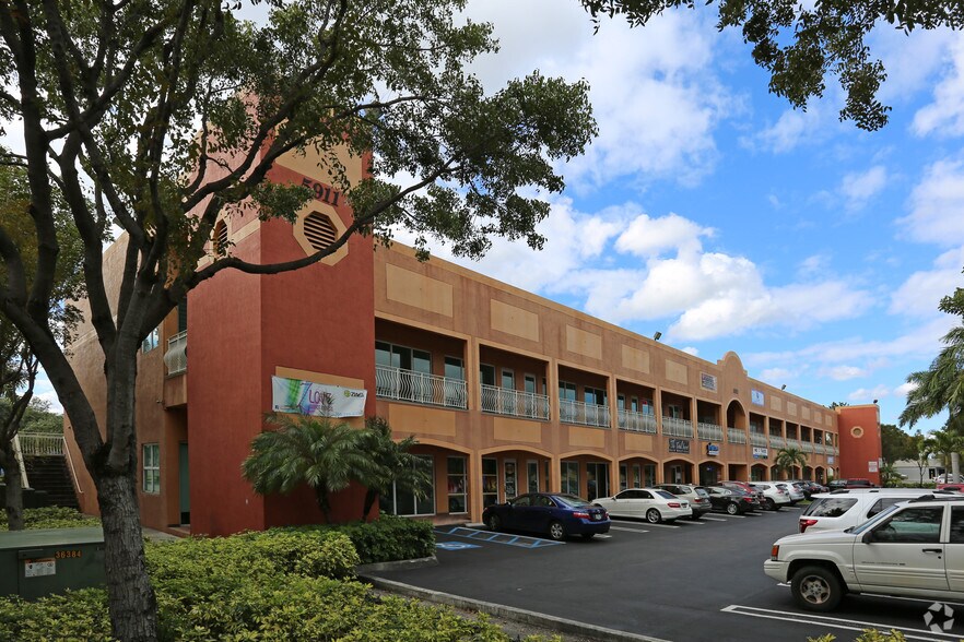 More Photos Of 5911 NW 173rd Dr, Hialeah Office For Lease