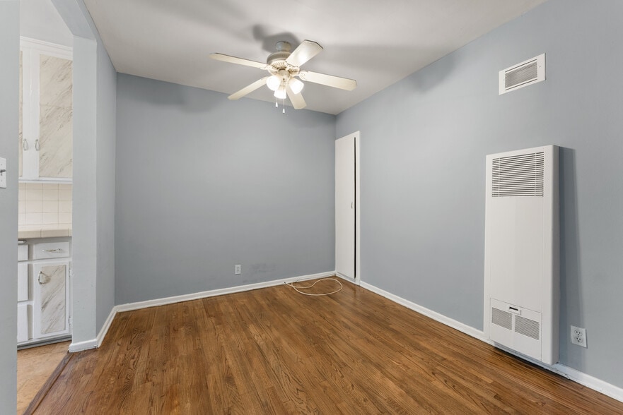 More Photos Of 2131 N Cahuenga Blvd, Los Angeles Apartments For Sale