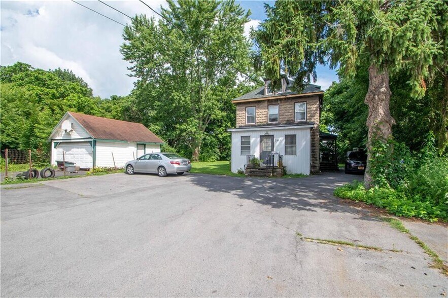 More Photos Of 301 E North St, Geneva Apartments For Sale
