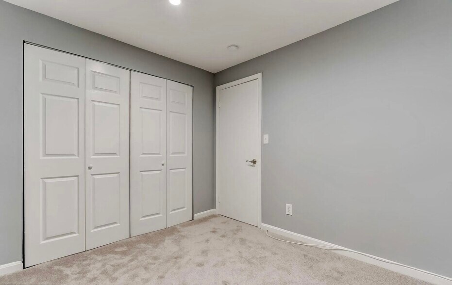 More Photos Of 1049 S Charles St, Baltimore Storefront Retail Residential For Sale