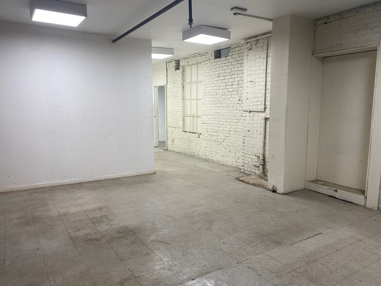 More Photos Of 180 Morgan Ave, Brooklyn Warehouse For Lease