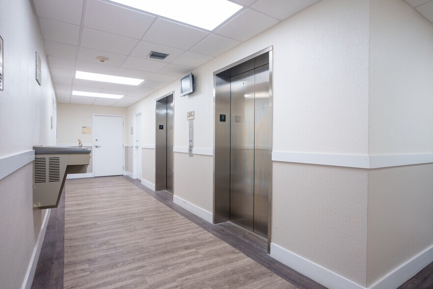 More Photos Of 2450 Hollywood Blvd, Hollywood Loft Creative Space For Sale