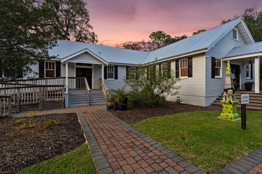 More Photos Of 19 Riberia St, Saint Augustine Office For Sale