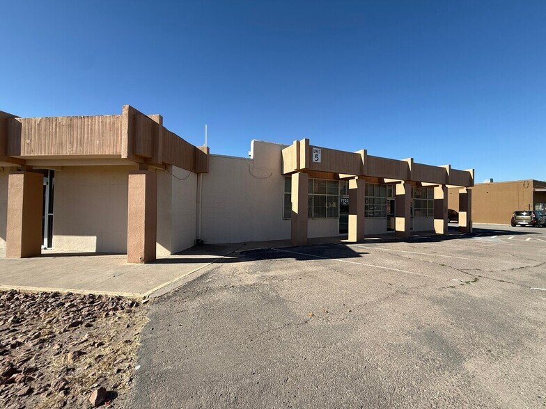 More Photos Of 7722 North Loop Dr, El Paso Specialty For Lease
